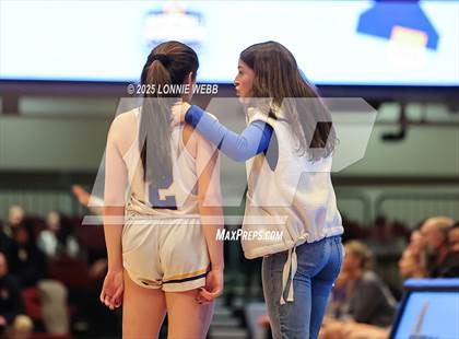 Thumbnail 3 in Pelham Memorial vs. Ardsley (NYSPHSAA Section 1 Class A Final) photogallery.