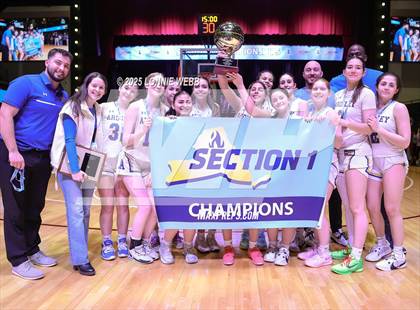 Thumbnail 1 in Pelham Memorial vs. Ardsley (NYSPHSAA Section 1 Class A Final) photogallery.