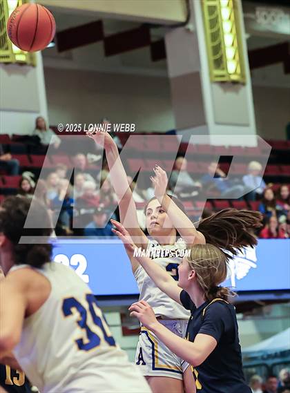 Thumbnail 1 in Pelham Memorial vs. Ardsley (NYSPHSAA Section 1 Class A Final) photogallery.