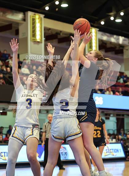 Thumbnail 2 in Pelham Memorial vs. Ardsley (NYSPHSAA Section 1 Class A Final) photogallery.