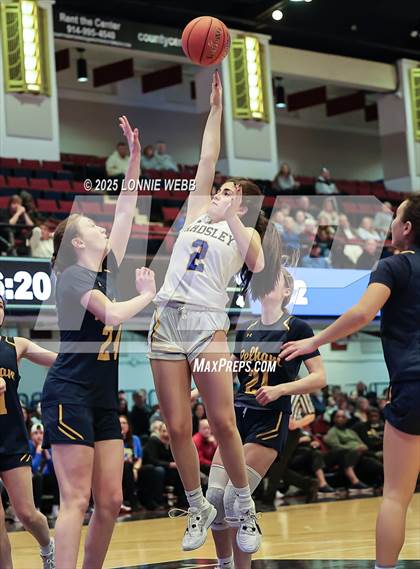 Thumbnail 2 in Pelham Memorial vs. Ardsley (NYSPHSAA Section 1 Class A Final) photogallery.