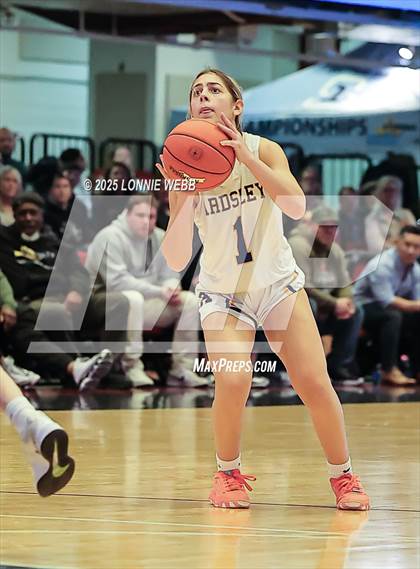Thumbnail 1 in Pelham Memorial vs. Ardsley (NYSPHSAA Section 1 Class A Final) photogallery.