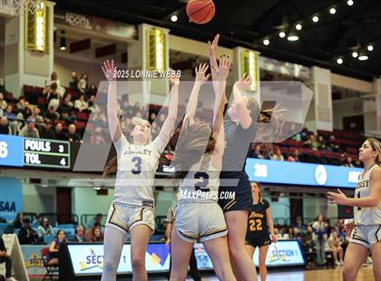 Thumbnail 3 in Pelham Memorial vs. Ardsley (NYSPHSAA Section 1 Class A Final) photogallery.
