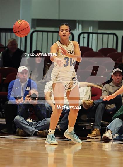 Thumbnail 3 in Pelham Memorial vs. Ardsley (NYSPHSAA Section 1 Class A Final) photogallery.
