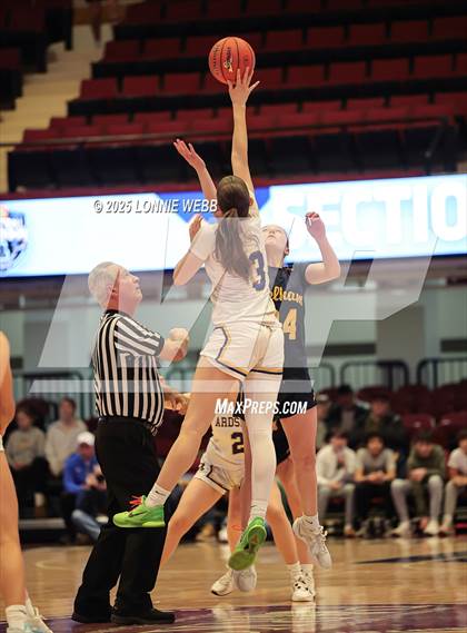 Thumbnail 1 in Pelham Memorial vs. Ardsley (NYSPHSAA Section 1 Class A Final) photogallery.
