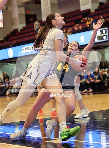 Thumbnail 2 in Pelham Memorial vs. Ardsley (NYSPHSAA Section 1 Class A Final) photogallery.