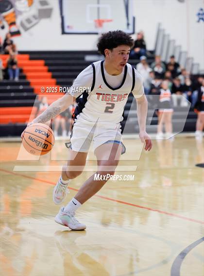 Thumbnail 2 in Hug @ Douglas photogallery.