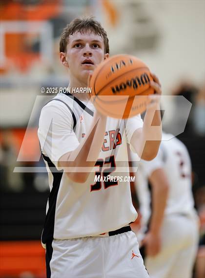 Thumbnail 3 in Hug @ Douglas photogallery.