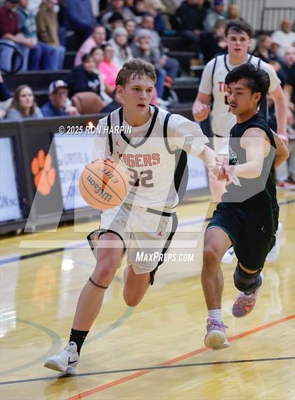 Thumbnail 2 in Hug @ Douglas photogallery.