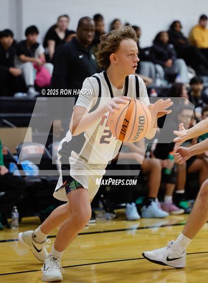 Thumbnail 2 in Hug @ Douglas photogallery.