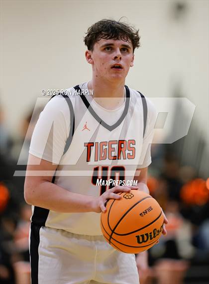 Thumbnail 3 in Hug @ Douglas photogallery.