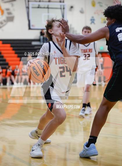 Thumbnail 2 in Hug @ Douglas photogallery.