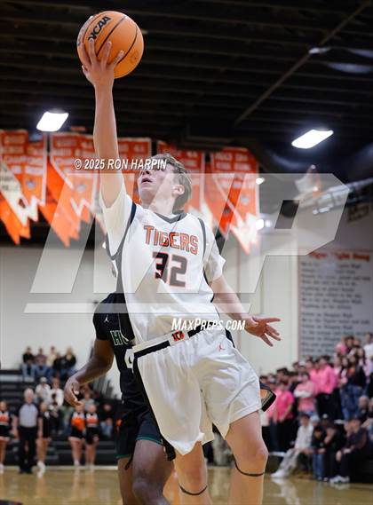 Thumbnail 1 in Hug @ Douglas photogallery.