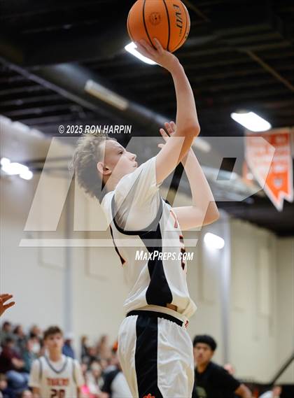 Thumbnail 1 in Hug @ Douglas photogallery.