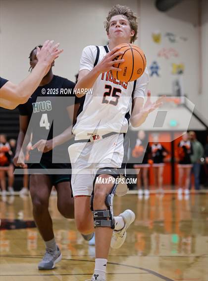 Thumbnail 2 in Hug @ Douglas photogallery.