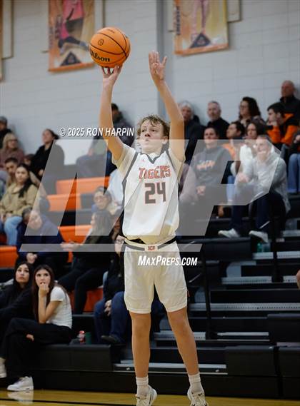 Thumbnail 1 in Hug @ Douglas photogallery.