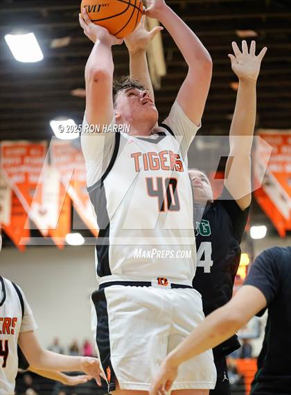 Thumbnail 3 in Hug @ Douglas photogallery.