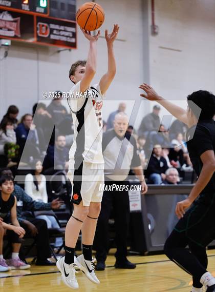 Thumbnail 3 in Hug @ Douglas photogallery.