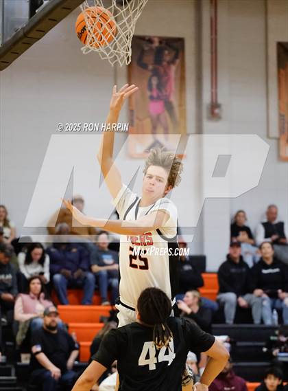 Thumbnail 1 in Hug @ Douglas photogallery.