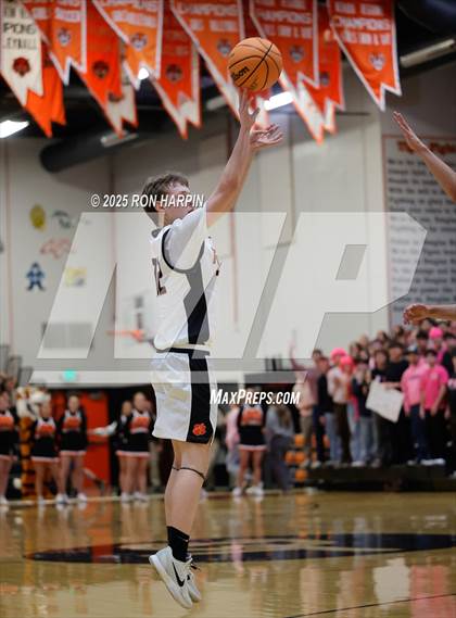 Thumbnail 2 in Hug @ Douglas photogallery.