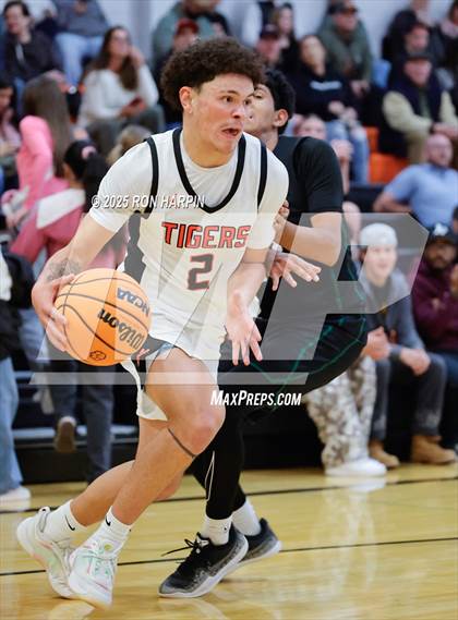 Thumbnail 3 in Hug @ Douglas photogallery.