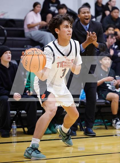 Thumbnail 3 in Hug @ Douglas photogallery.