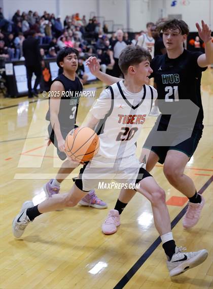 Thumbnail 2 in Hug @ Douglas photogallery.