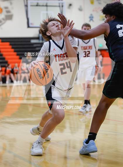 Thumbnail 3 in Hug @ Douglas photogallery.