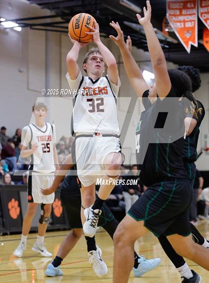 Thumbnail 3 in Hug @ Douglas photogallery.