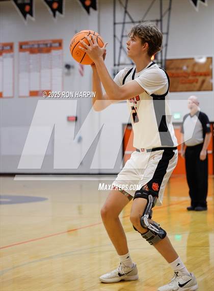 Thumbnail 2 in Hug @ Douglas photogallery.