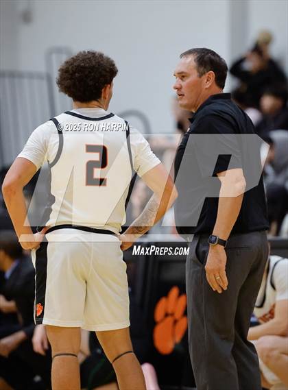 Thumbnail 3 in Hug @ Douglas photogallery.