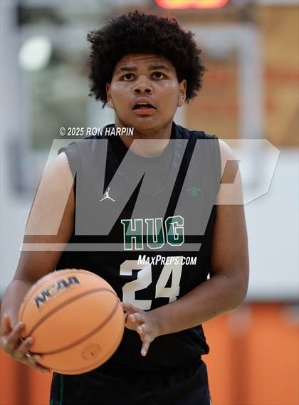 Thumbnail 1 in Hug @ Douglas photogallery.