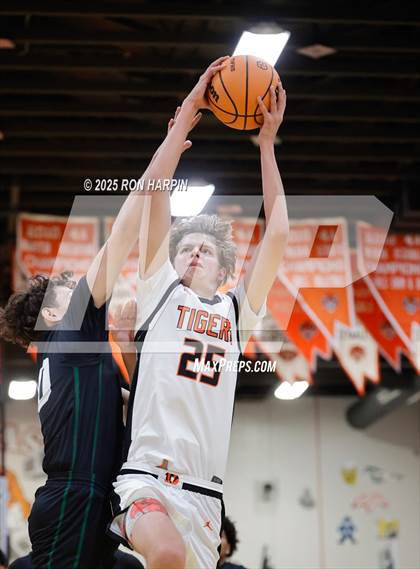 Thumbnail 1 in Hug @ Douglas photogallery.