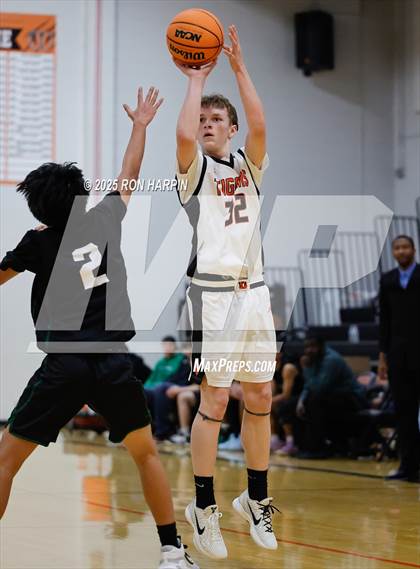 Thumbnail 3 in Hug @ Douglas photogallery.