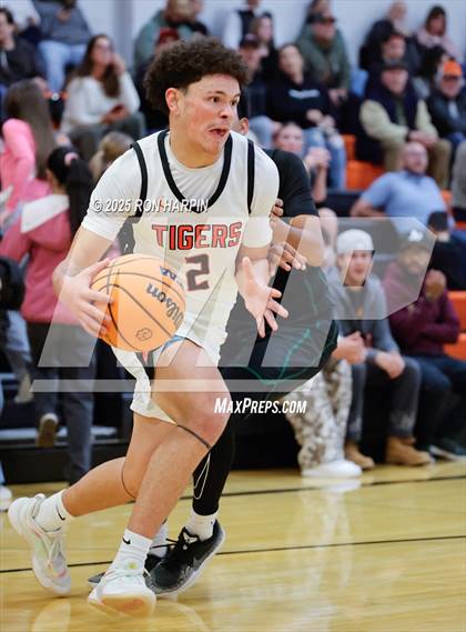 Thumbnail 1 in Hug @ Douglas photogallery.