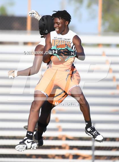 Thumbnail 2 in Trevor Browne vs. Maryvale (Trevor Browne 7 on 7) photogallery.