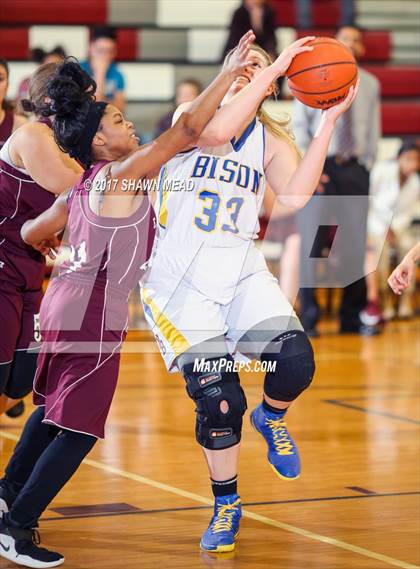 Thumbnail 3 in New Buffalo vs Eau Claire (MHSAA District Playoff) photogallery.