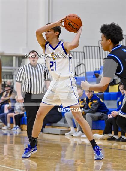 Thumbnail 1 in Indianapolis Shortridge @ Greenfield-Central  photogallery.