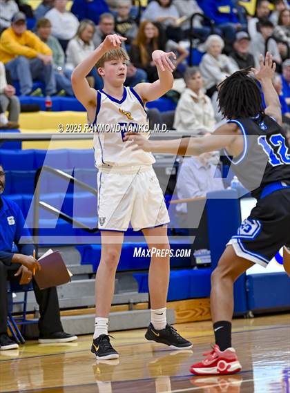 Thumbnail 3 in Indianapolis Shortridge @ Greenfield-Central  photogallery.