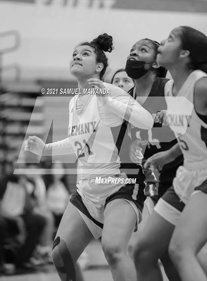 Thumbnail 2 in Leuzinger @ Alemany (CIF SS D 2AA Semi final) photogallery.
