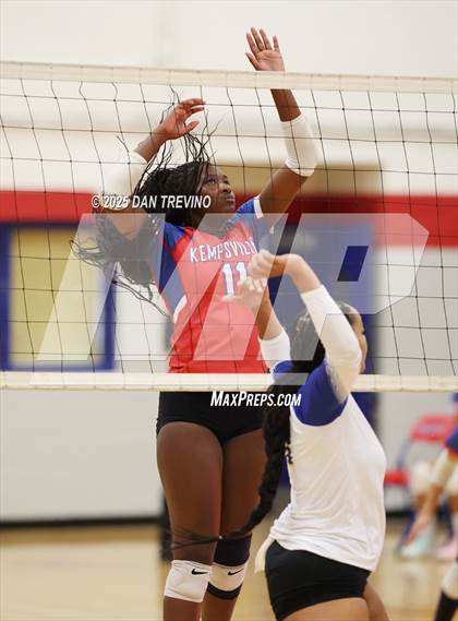 Thumbnail 3 in Oscar Smith @ Kempsville photogallery.
