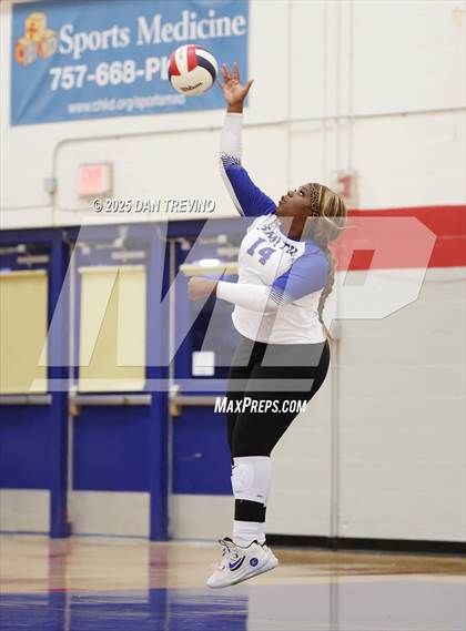 Thumbnail 1 in Oscar Smith @ Kempsville photogallery.
