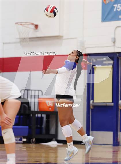 Thumbnail 2 in Oscar Smith @ Kempsville photogallery.
