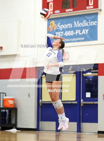 Thumbnail 1 in Oscar Smith @ Kempsville photogallery.