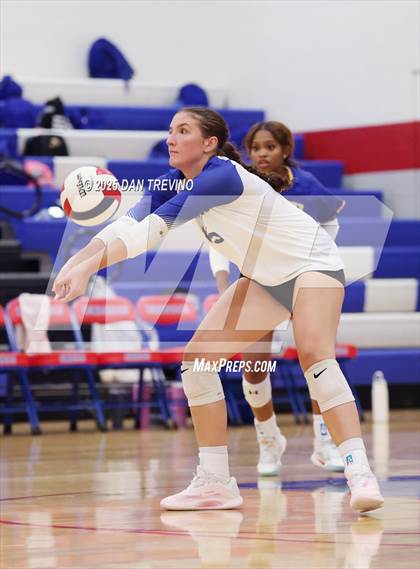 Thumbnail 1 in Oscar Smith @ Kempsville photogallery.