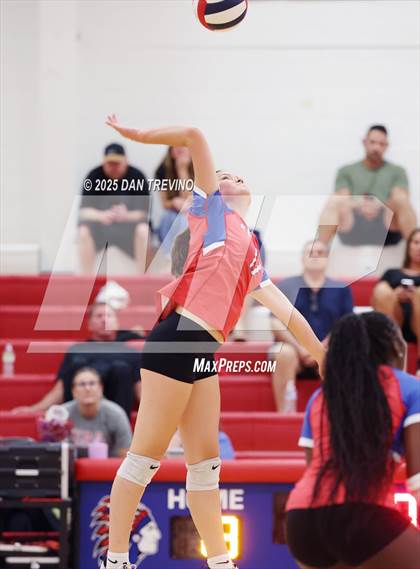 Thumbnail 2 in Oscar Smith @ Kempsville photogallery.