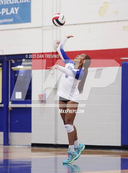 Thumbnail 3 in Oscar Smith @ Kempsville photogallery.