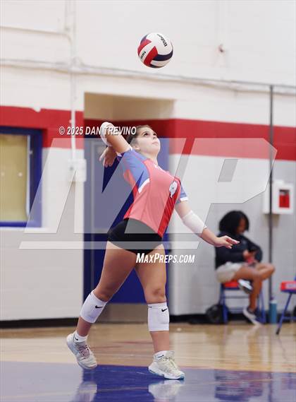 Thumbnail 1 in Oscar Smith @ Kempsville photogallery.