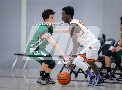 Thumbnail 2 in Grant vs Granada Hills Charter (Hart Holiday Classic) photogallery.