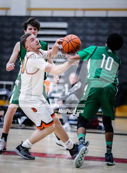 Thumbnail 2 in Grant vs Granada Hills Charter (Hart Holiday Classic) photogallery.